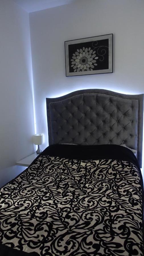 Apartament Neon Daire Gdynia Dış mekan fotoğraf